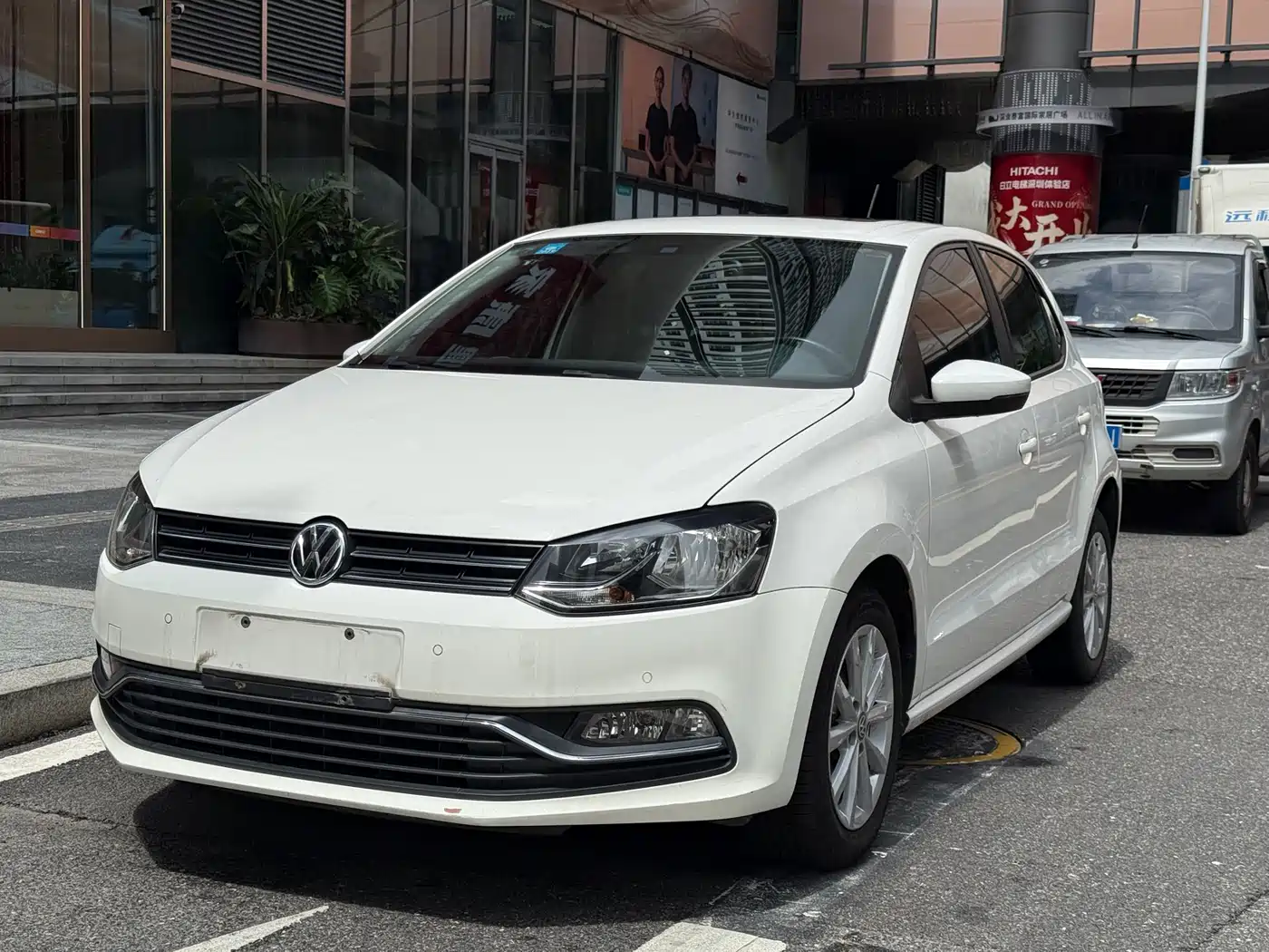 Volkswagen Polo 2014 1.6L Automatic Luxury Edition