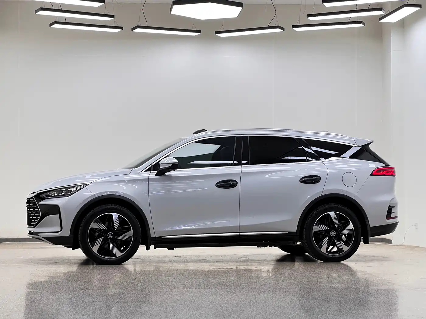 BYD Tang New Energy 2024 DM-i Honor Edition 112KM Premium фото 4