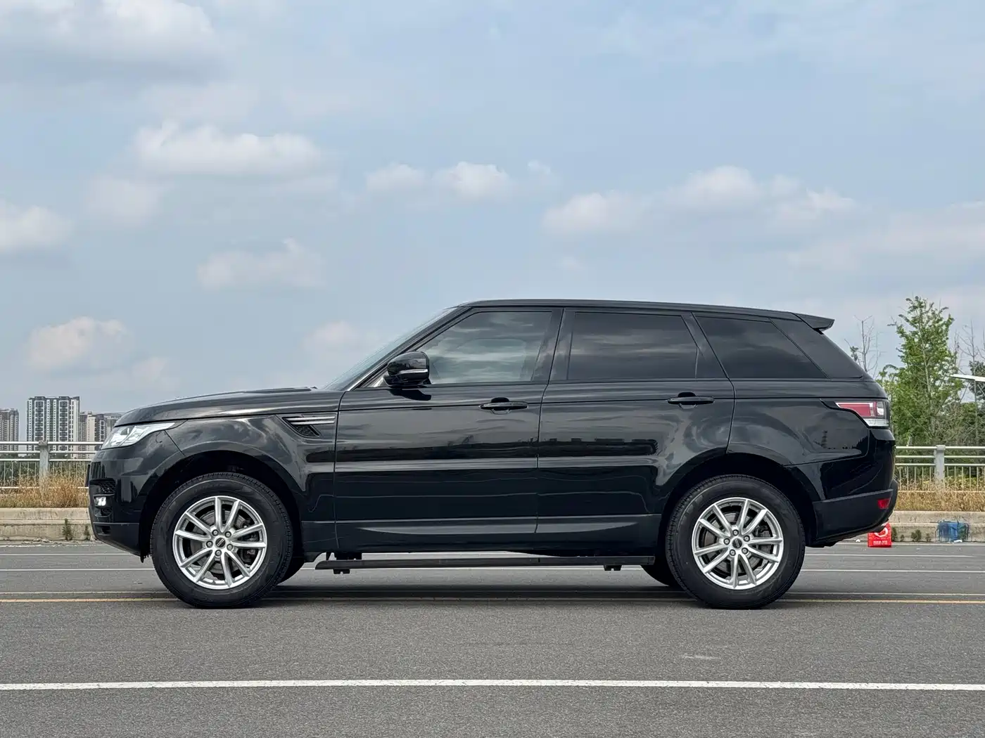 Land Rover Range Rover Sport 2016 Model 3.0 SC V6 SE фото 4