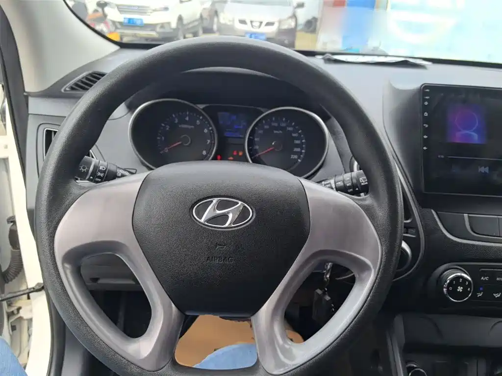 Hyundai Beijing Hyundai ix35 2015 2.0L Automatic 2WD Comfort China IV фото 11