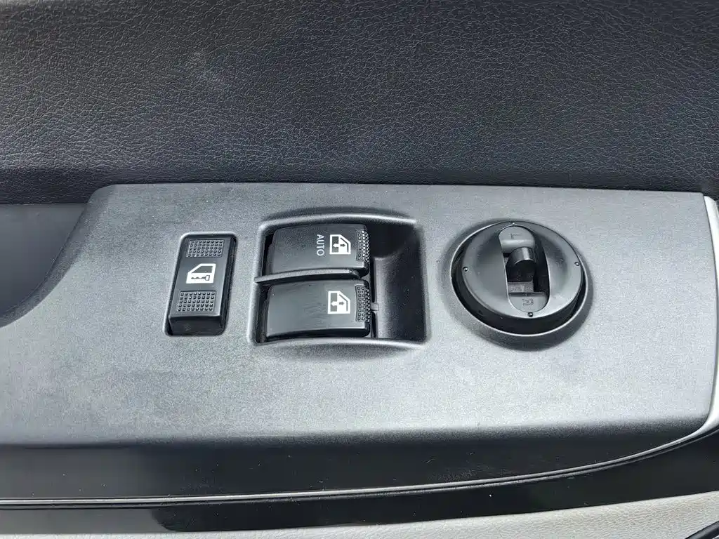 JAC Refine M5 2016 2014 Color Tour 2.0T Gasoline Manual Business