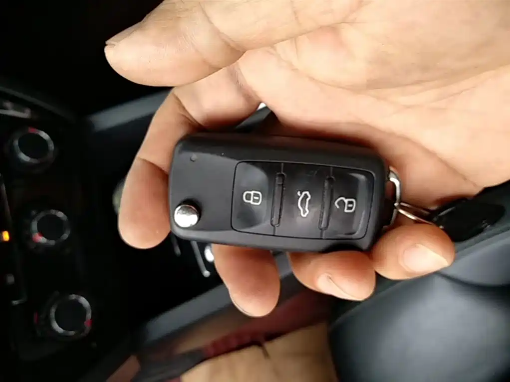 Volkswagen Sagitar 2018 1.6L Automatic Comfort фото 9