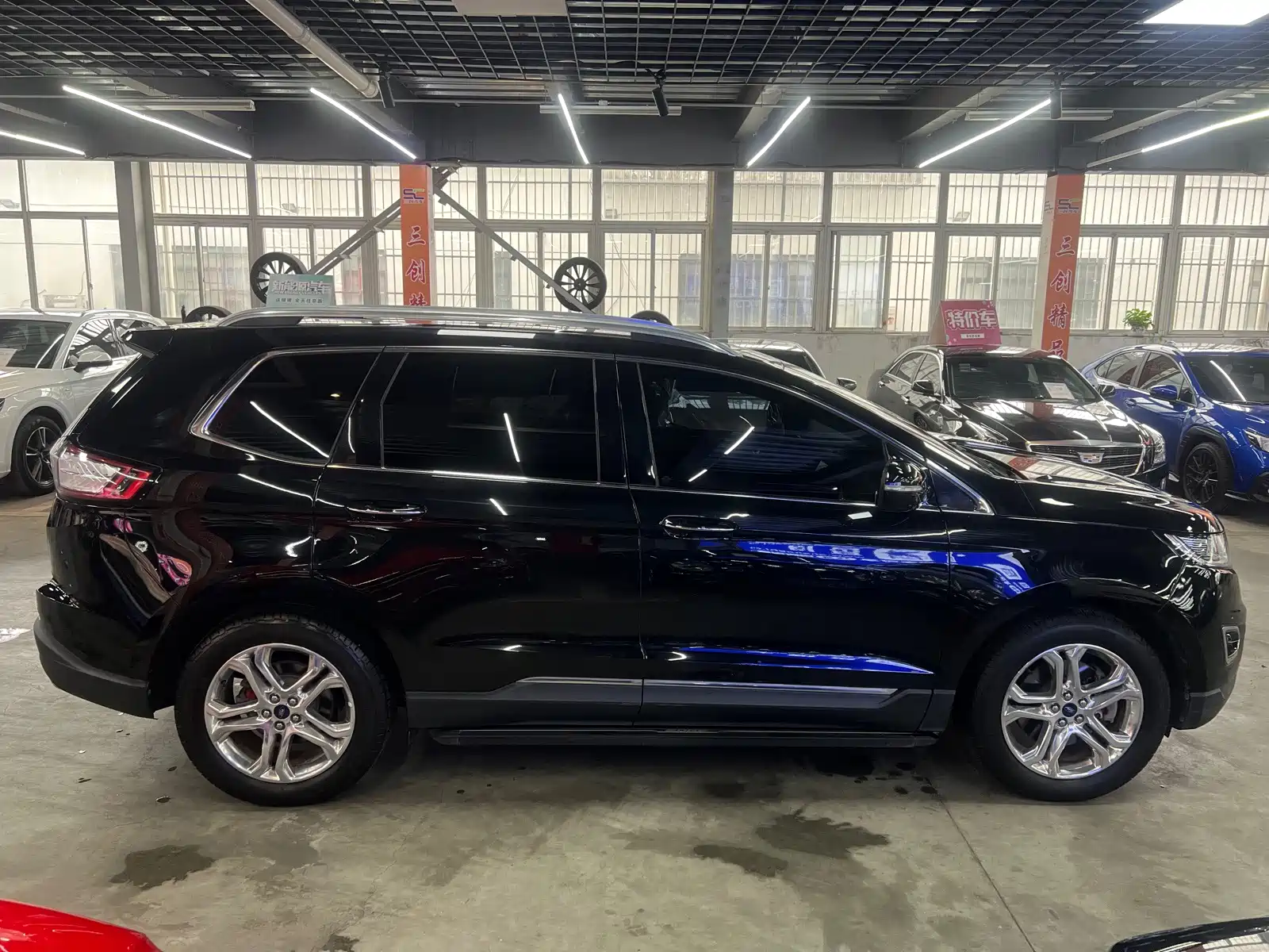 Фото 4 - Ford Edge