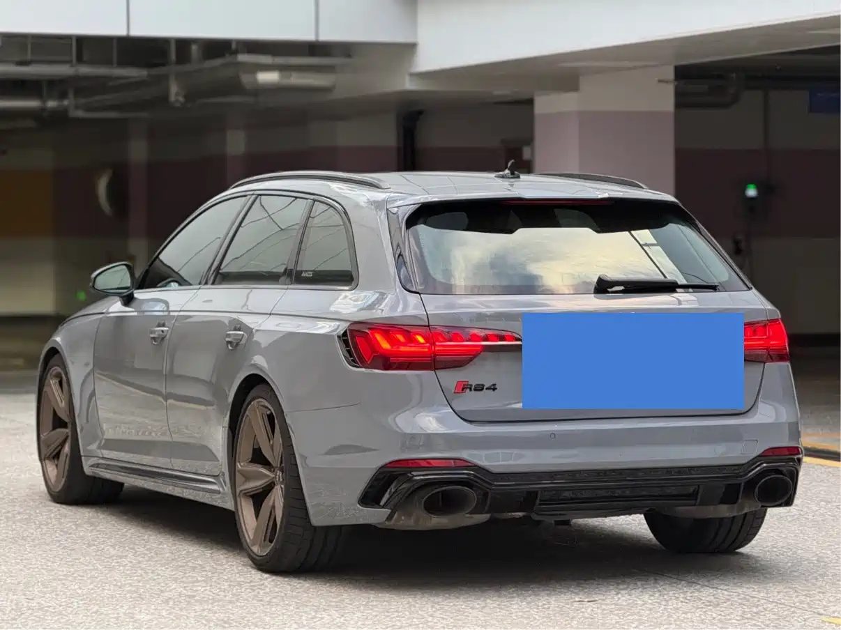 Audi RS 4 2024 2023 Model RS4 Avant Obsidian Edition