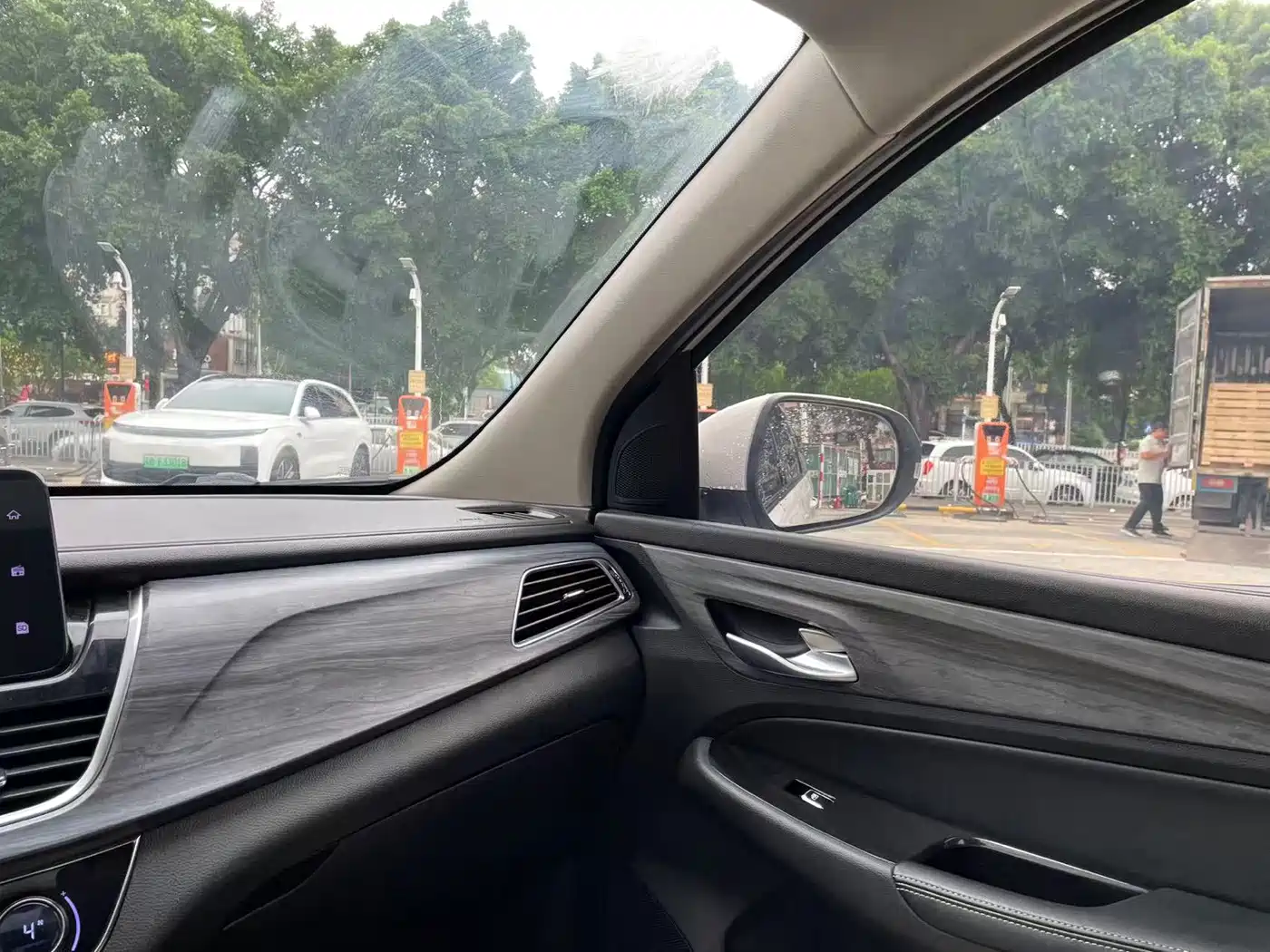 Baojun 730 2020 2019 1.5T CVT Flagship Edition 7-Seater China VI