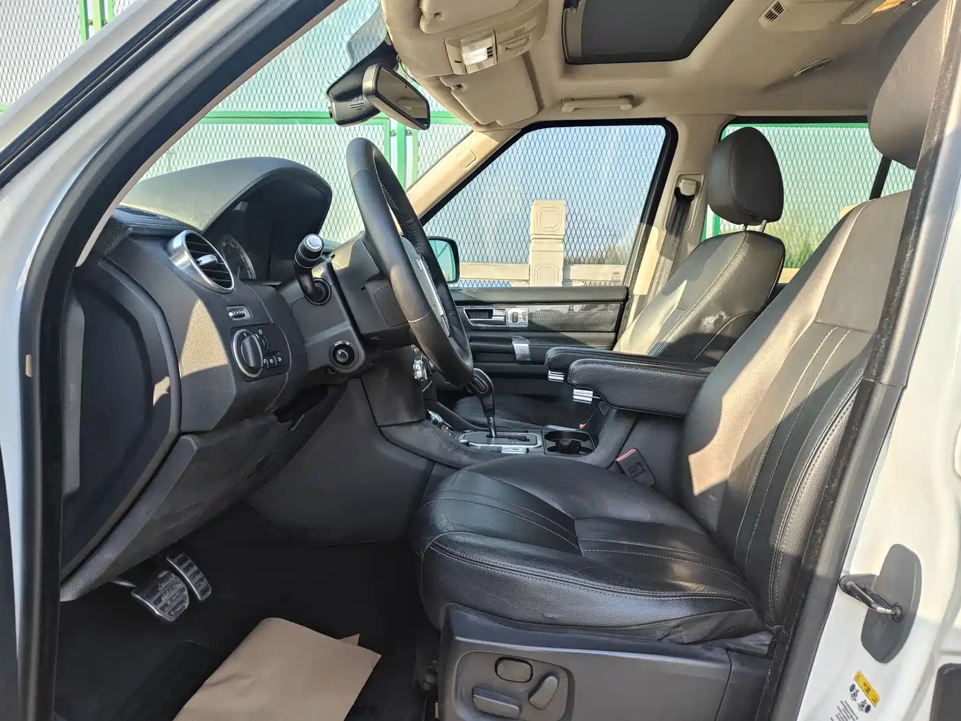 Land Rover Discovery 2012 5.0 V8 HSE фото 7
