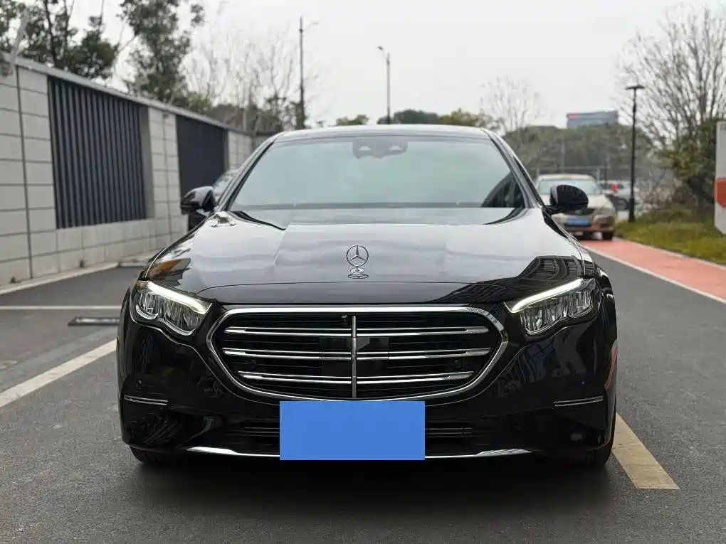 Mercedes-Benz E-Class 2024 Model E 300 L Luxury фото 3