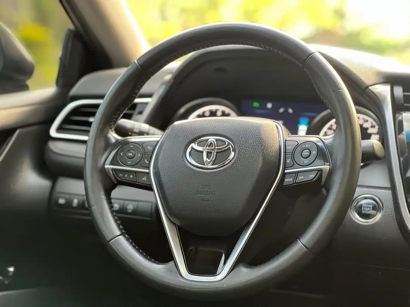 Toyota Camry 2018 2.5G Luxury Edition фото 26