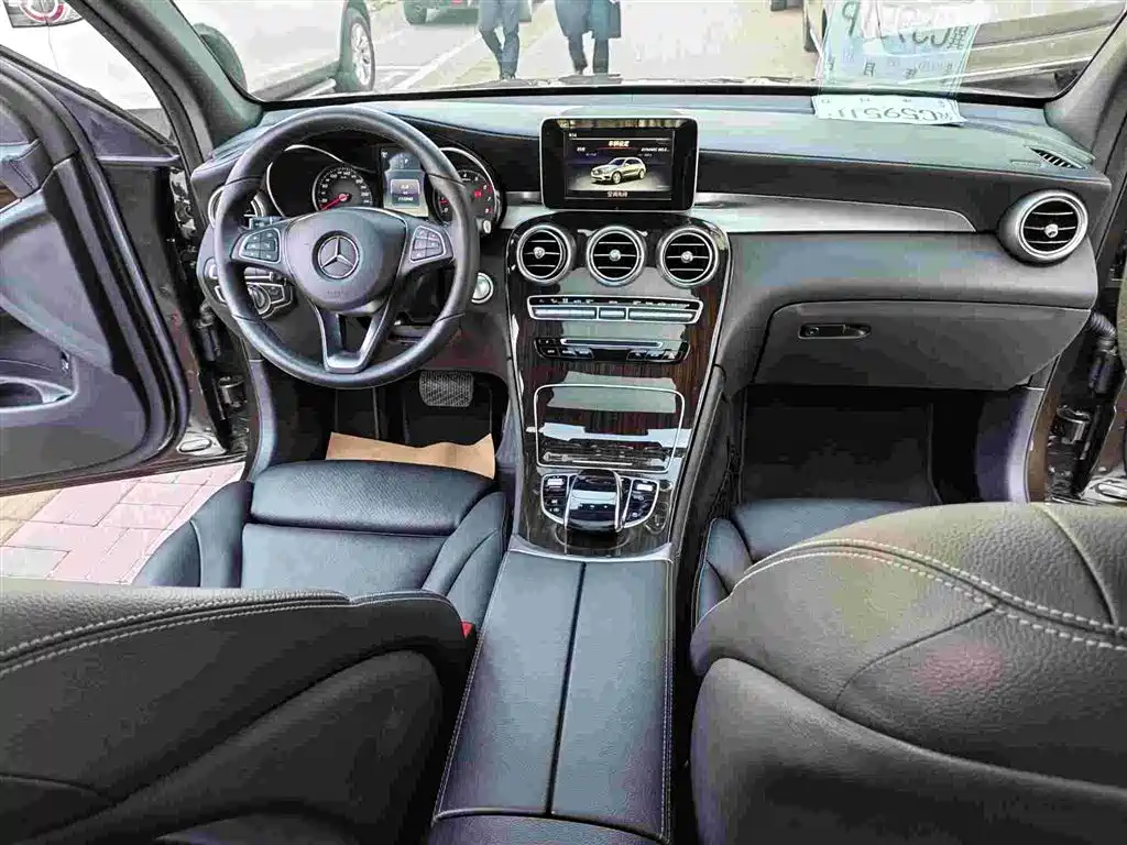 Mercedes-Benz GLC 2017 GLC 260 4MATIC Luxury фото 12