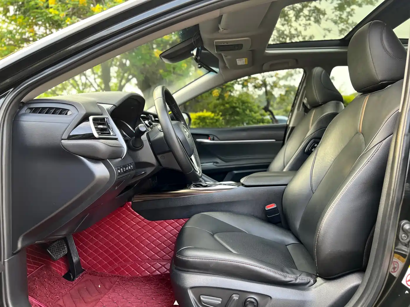 Toyota Camry 2018 2.5G Luxury Edition фото 8