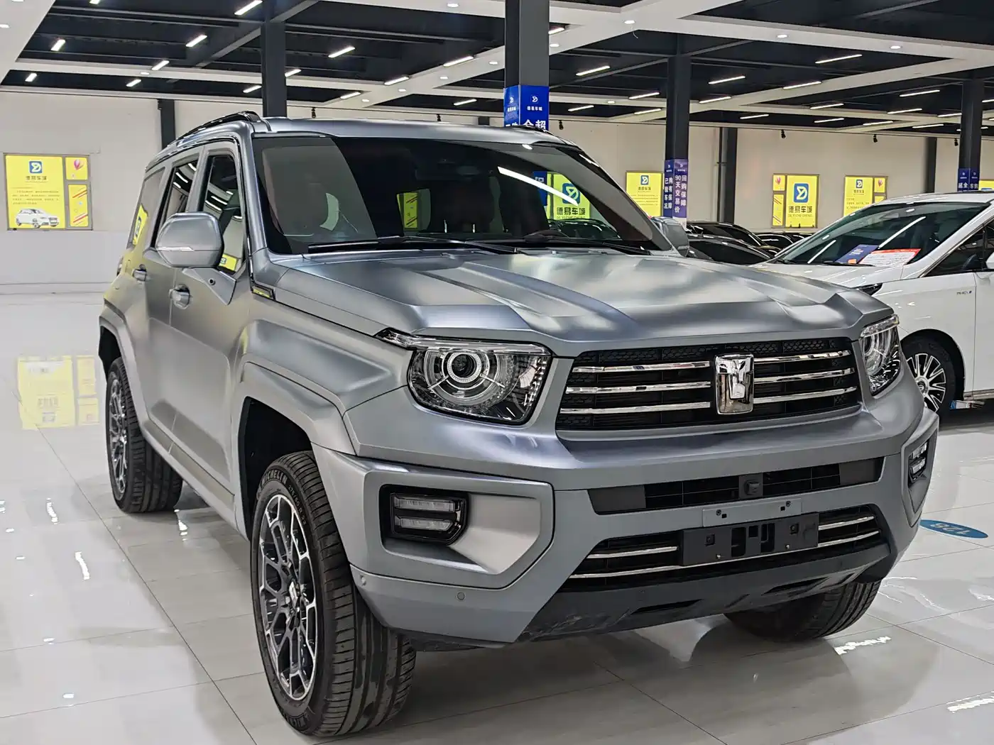 TANK TANK 700 NEW ENERGY