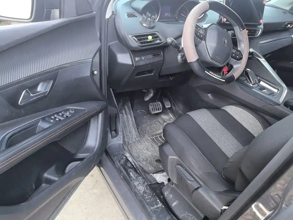 Photo 17 - Peugeot 4008