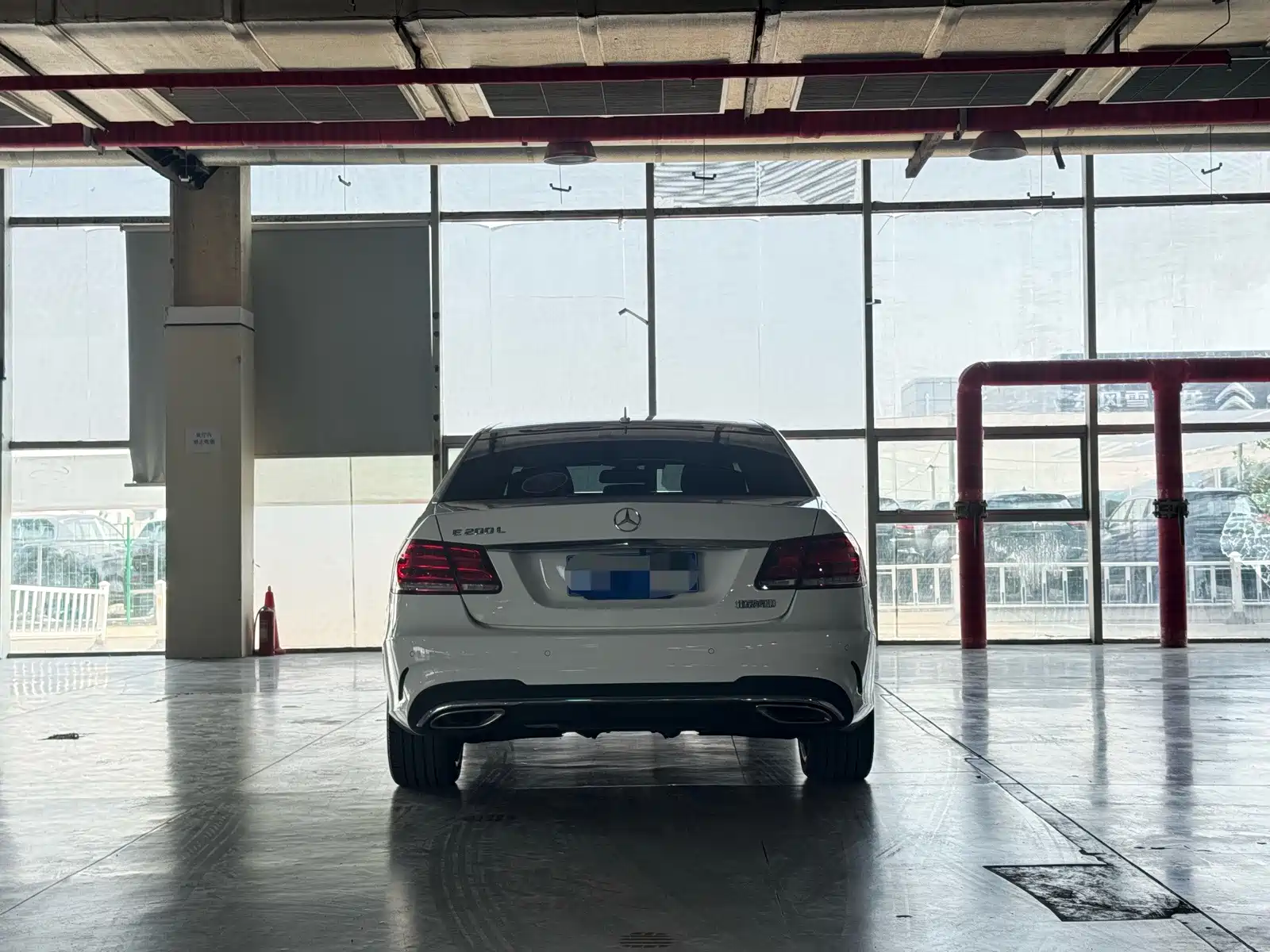 Фото 3 - Mercedes-Benz E-Class