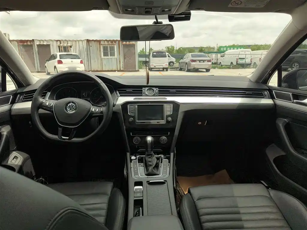 Volkswagen Magotan 2017 330TSI DSG Leading фото 11