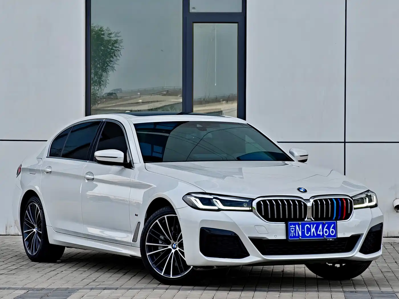 BMW 5-SERIES