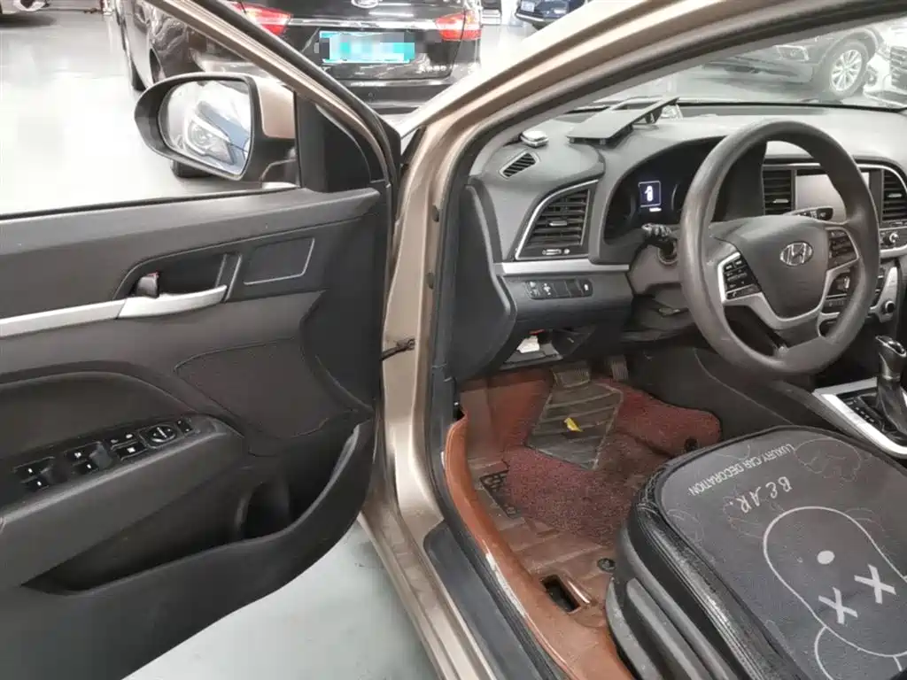 Hyundai Elantra 2016 Model 1.6L Automatic Smart Elite фото 16