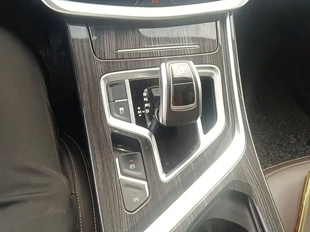 Фото 14 - Geely Jiaji