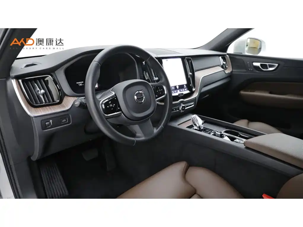 Фото 6 - Volvo XC60