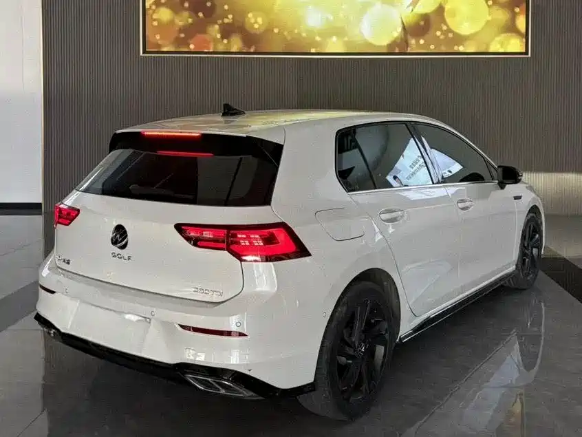 Фото 4 - Volkswagen Golf