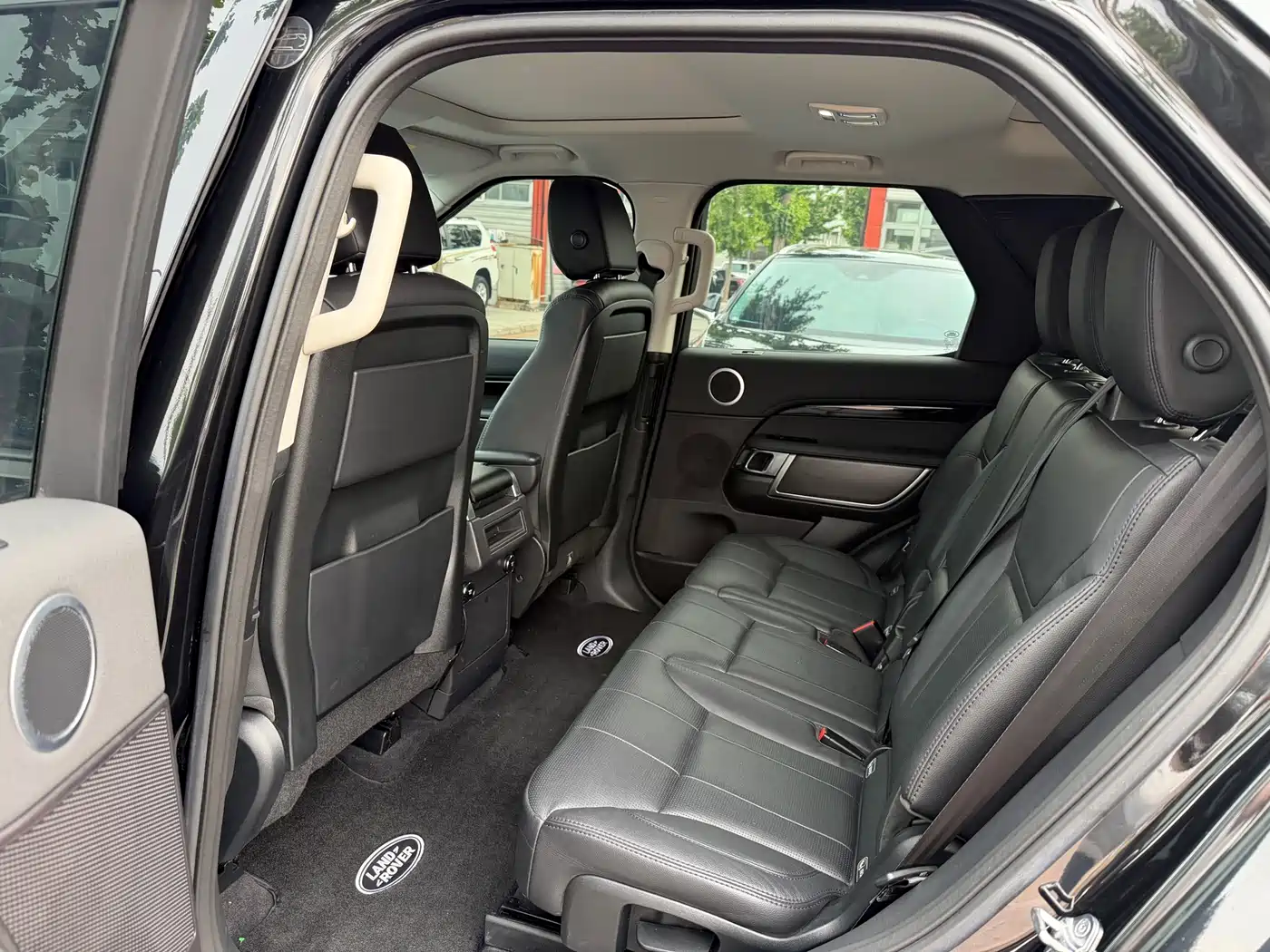 Land Rover Discovery 2019 3.0 SC V6 SE фото 6