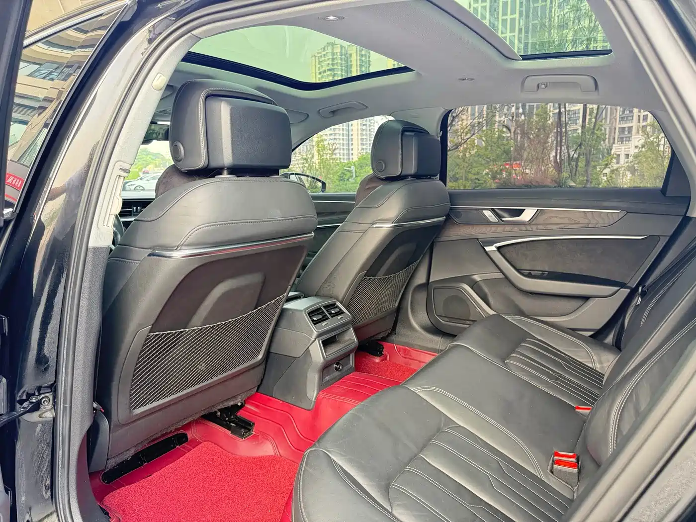 Фото 6 - Audi A6L