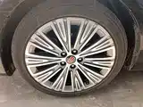 Фото 23 - Hongqi H5