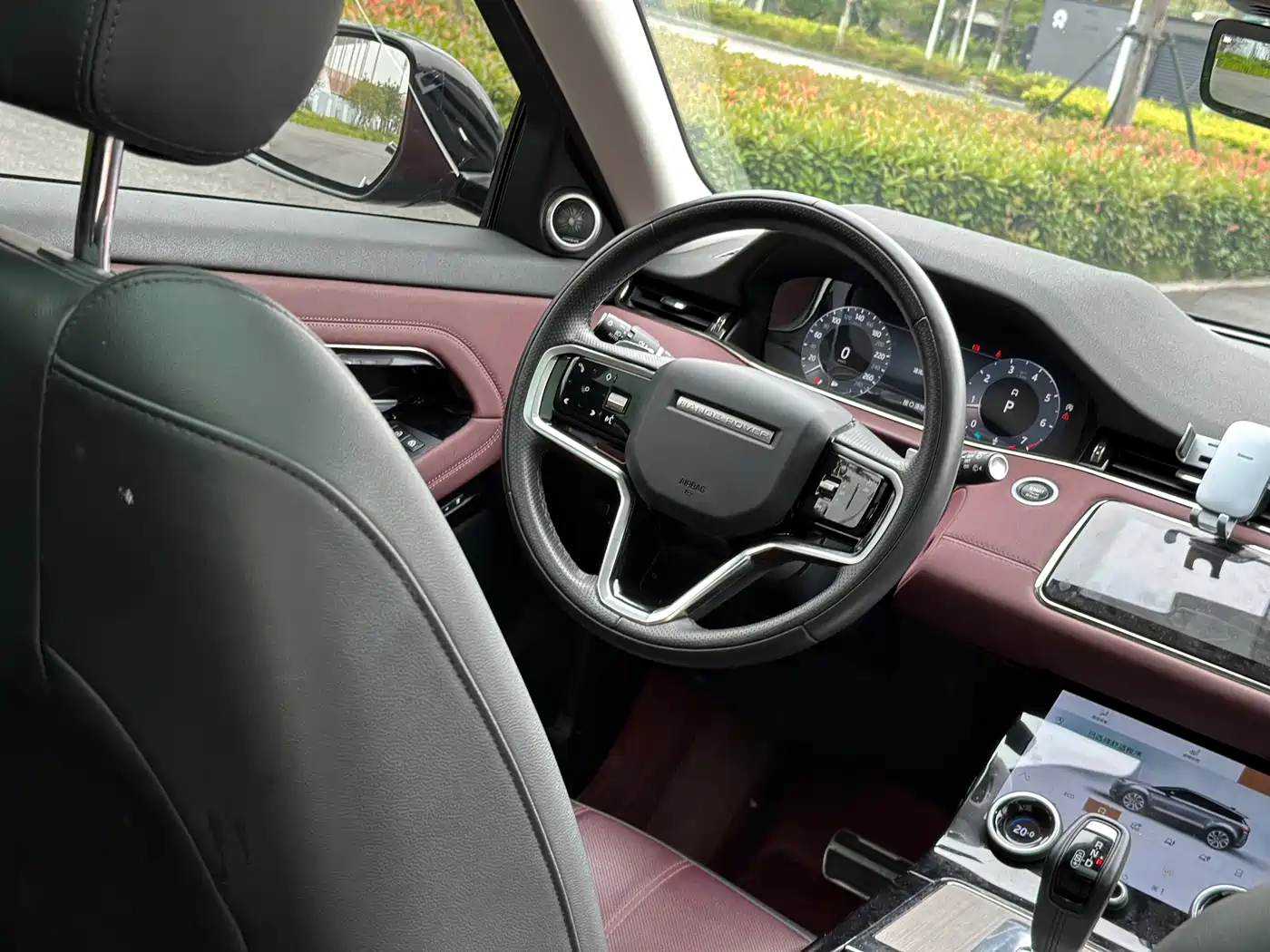 Land Rover Range Rover Evoque 2023 Range Rover Evoque L 249PS Luxury Edition фото 13