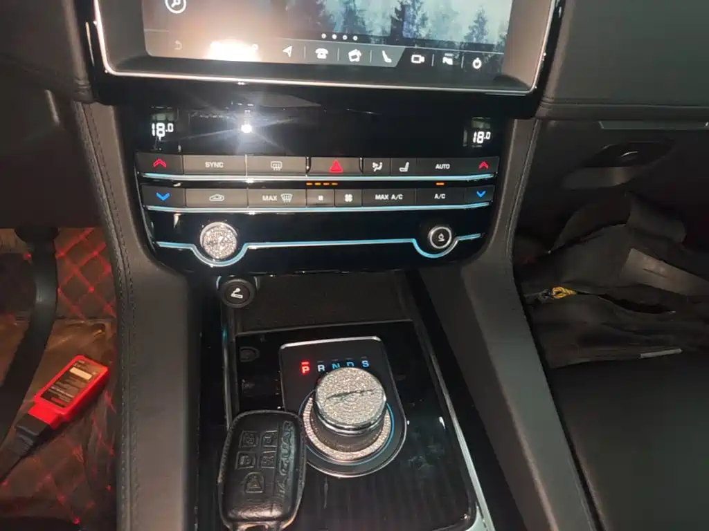 Jaguar F-PACE 2021 2020 2.0T Urban Premium Edition