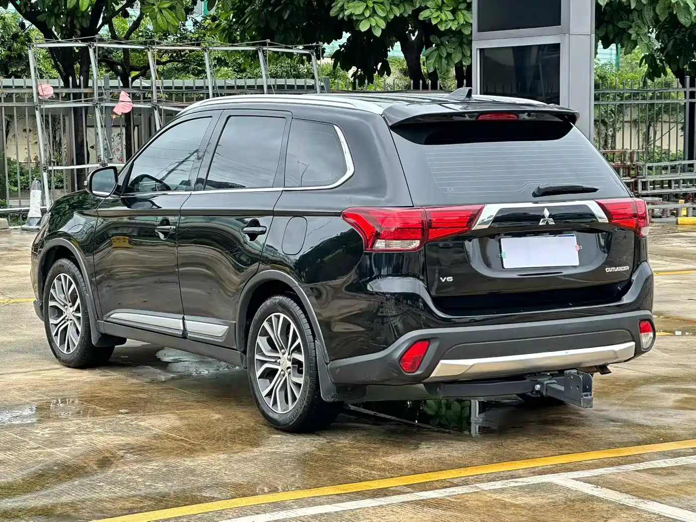 Mitsubishi Outlander 2018 2.0L 2WD Glory Edition 5-seater фото 9