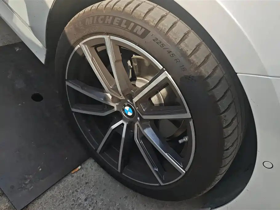 BMW 3 Series 2025 325Li M Sport Package фото 6