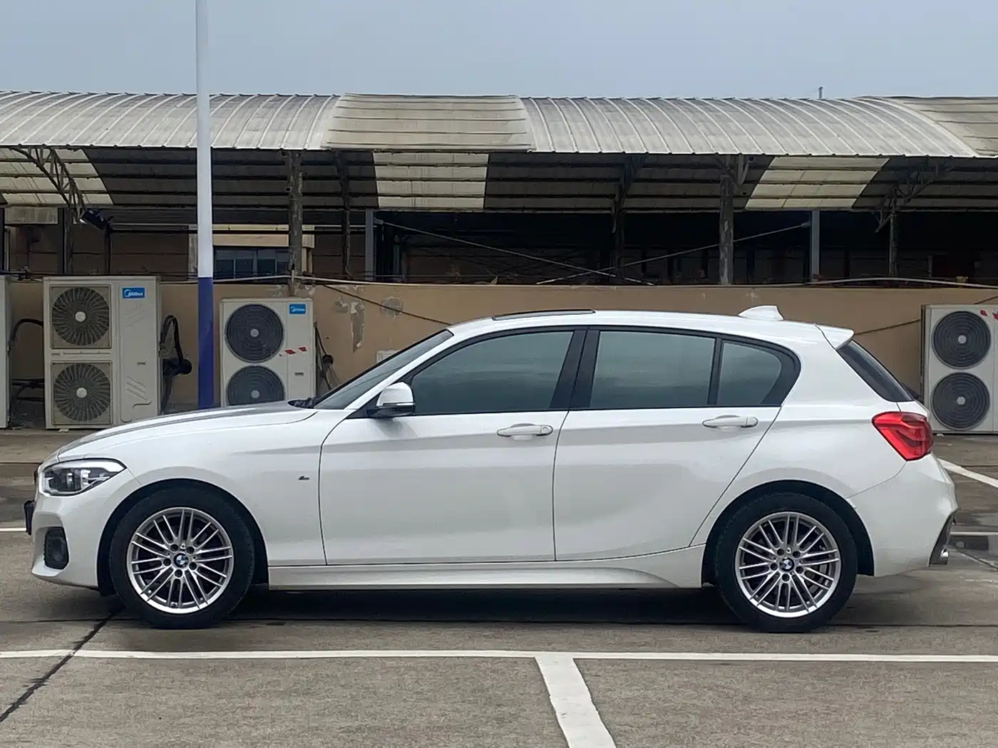 BMW 1 Series (Import) 2018 120i M Sport Package фото 4