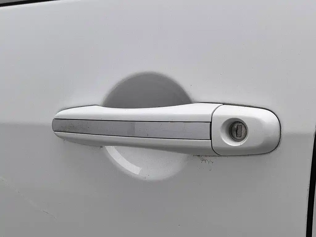 Фото 18 - Geely Vision