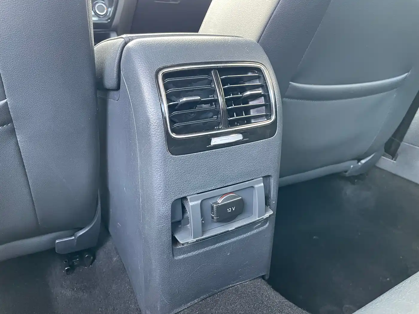 Volkswagen Sagitar 2017 1.6L Automatic Comfort фото 10
