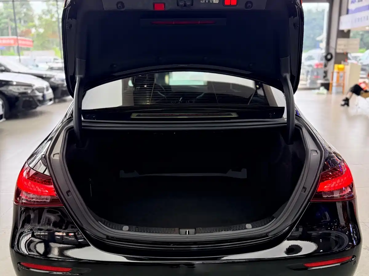 Mercedes-Benz E-Class 2022 E 300 L Luxury фото 18