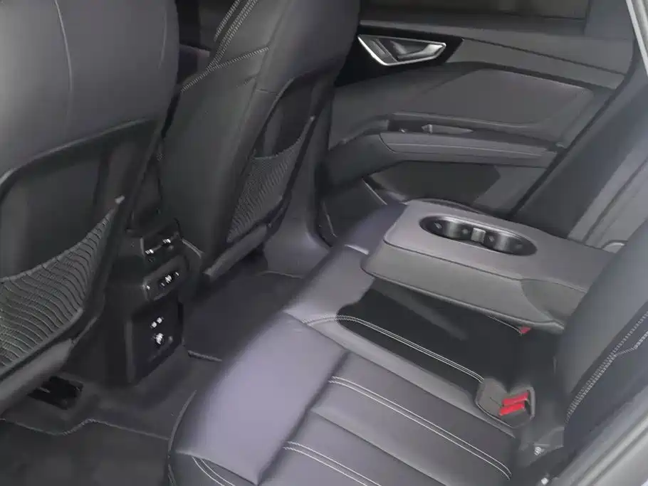 Audi Q4 e-tron 2024 2024 40 e-tron Pioneer Edition