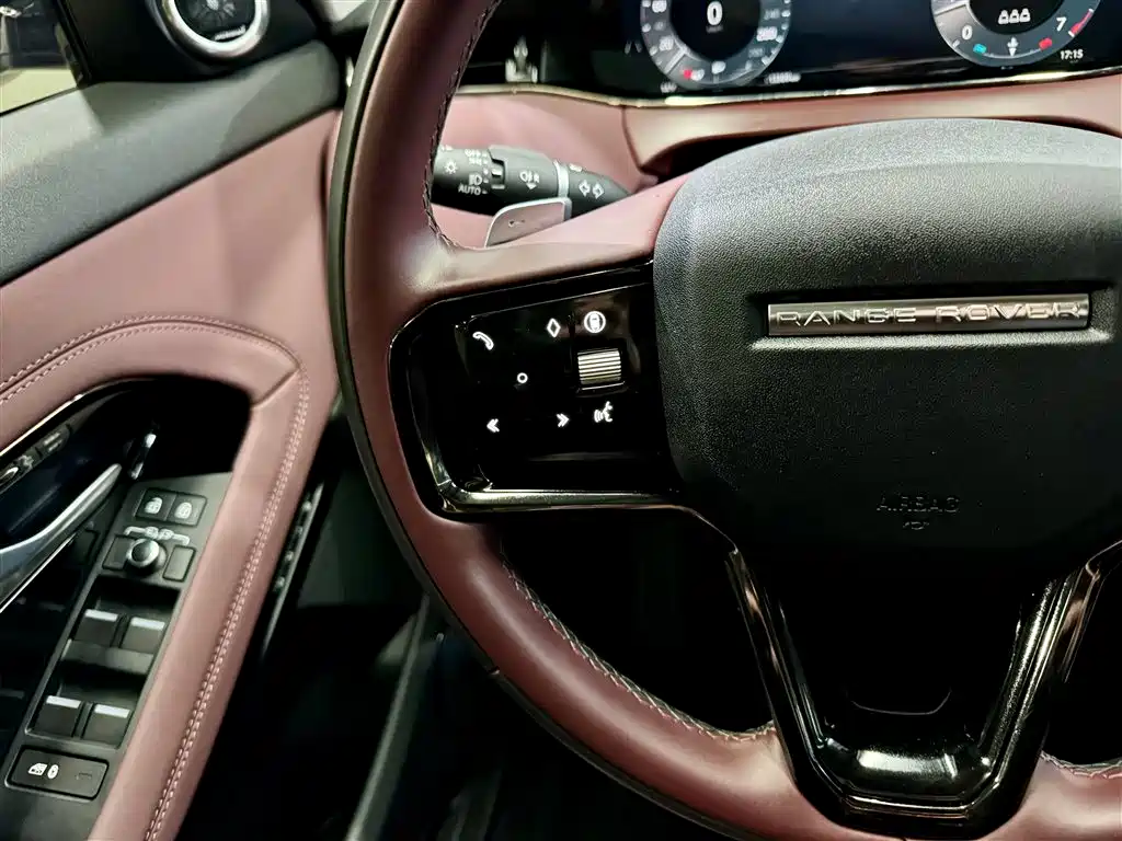 Land Rover Range Rover Evoque 2024 Range Rover Evoque L 249PS Light Master Edition фото 24