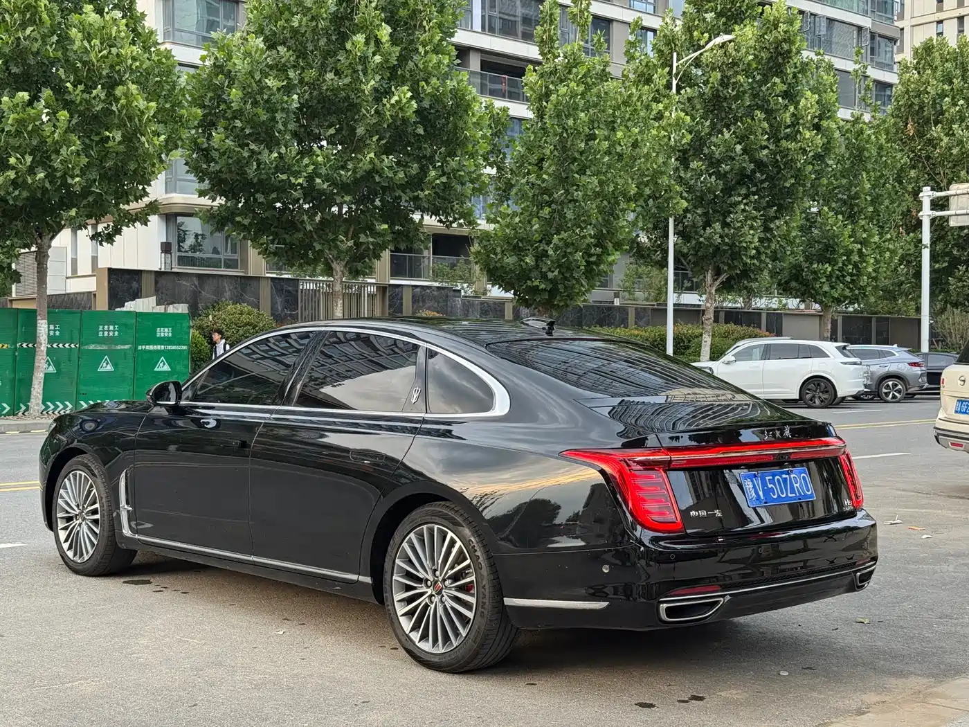 Hongqi H9 2022 2.0T Smart Connect Flag Smooth Edition фото 7