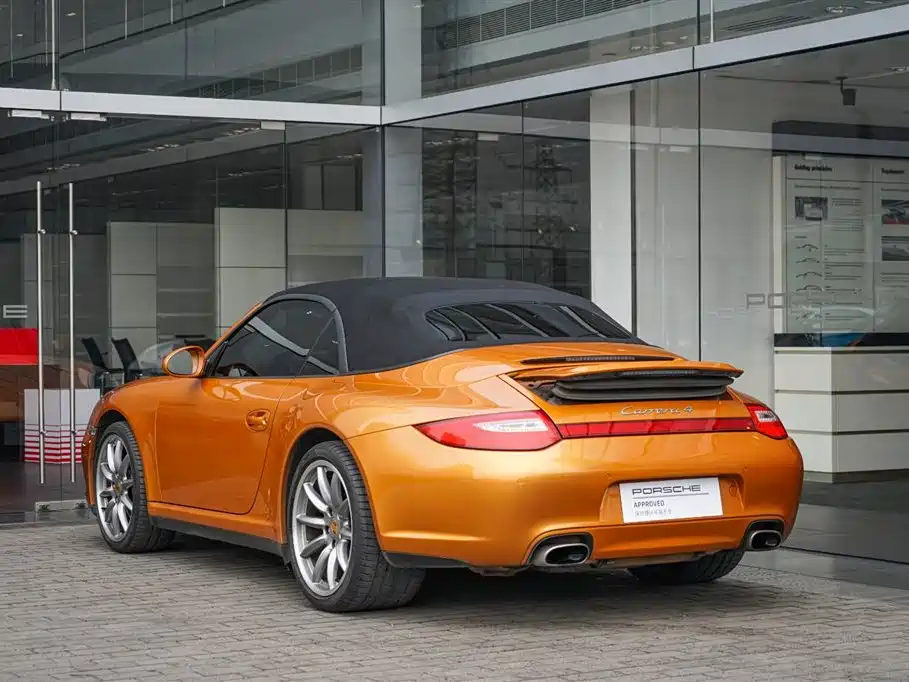 Porsche 911 2010 Carrera 4 Cabriolet 3.6L фото 4