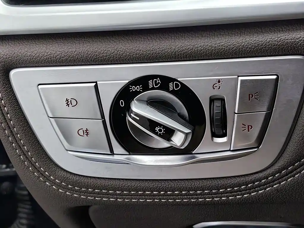 Photo 21 - BMW 7 Series