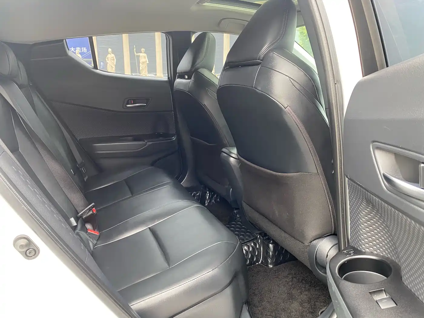 Toyota IZOA 2025 2023 2.0L 20th Anniversary Platinum Edition