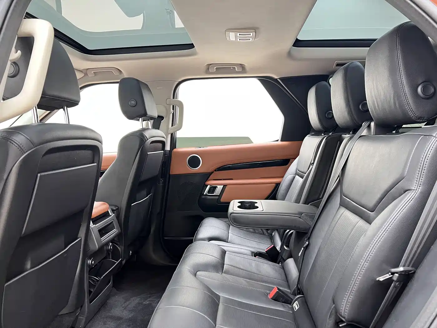 Land Rover Discovery 2017 3.0 SC V6 SE фото 17
