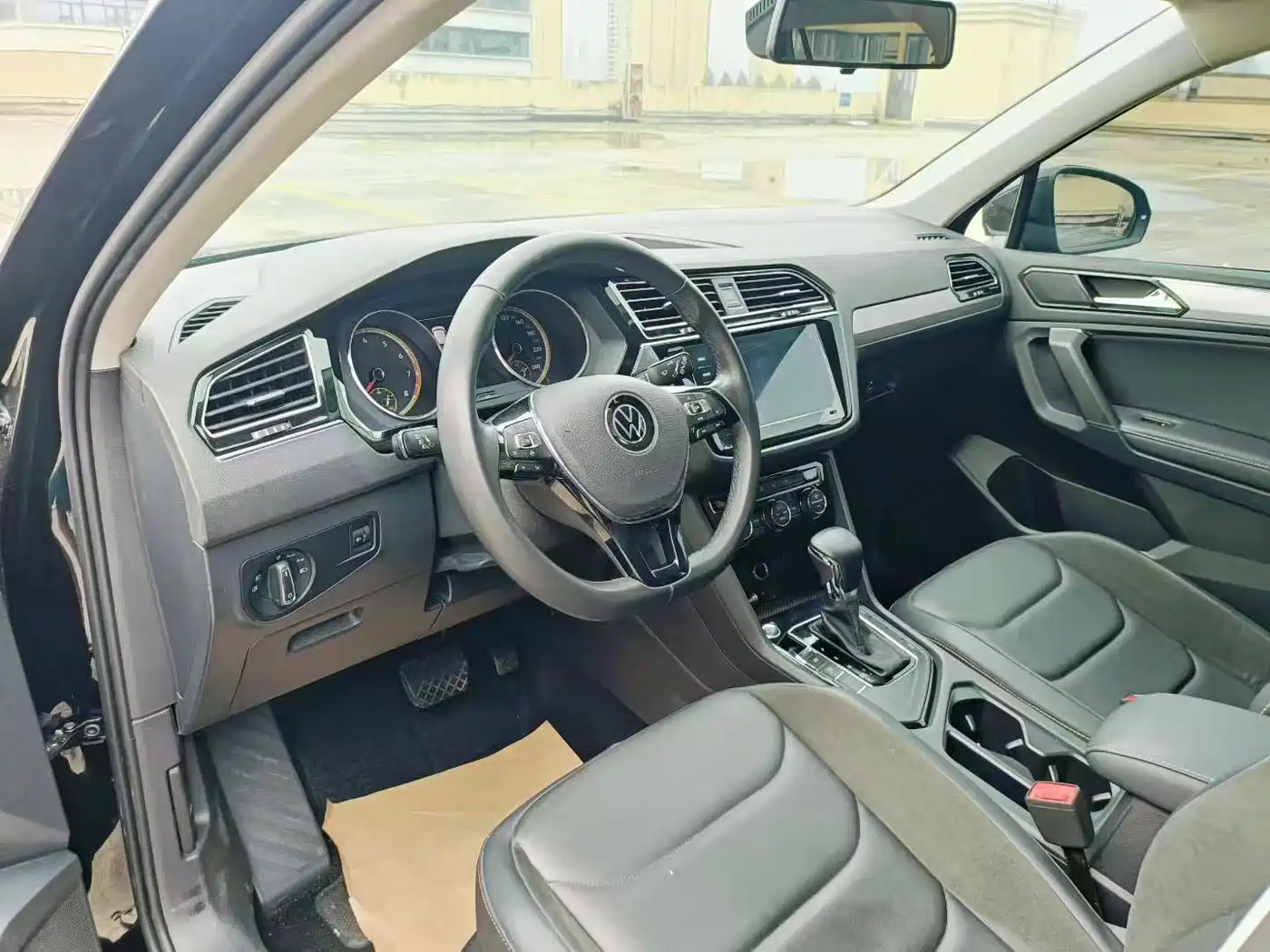 Volkswagen Teramont 2020 330TSI 2WD Luxury China VI фото 3