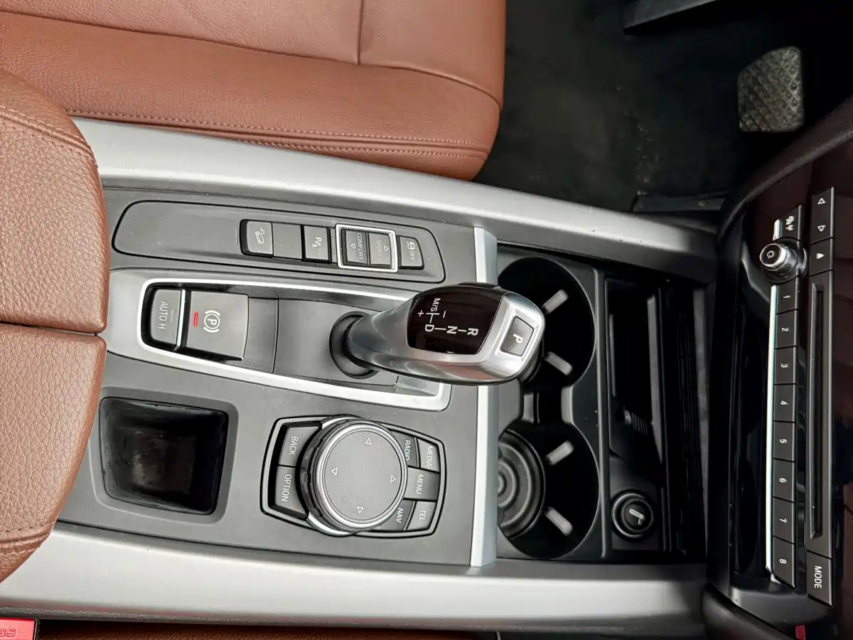Photo 17 - BMW X5 (Import)