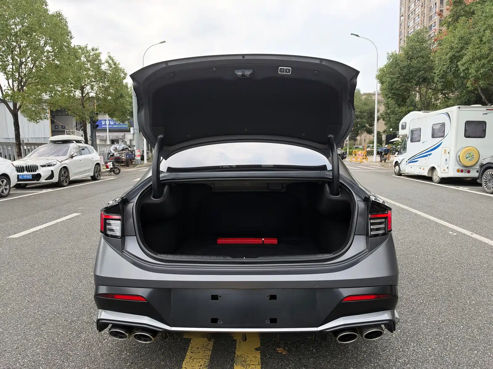 Photo 23 - Hyundai Sonata