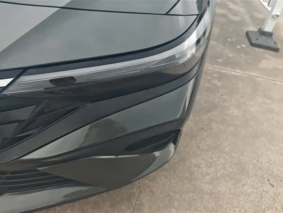 Hyundai Elantra 2023 Model 1.5L CVT LUX Premium Edition фото 5