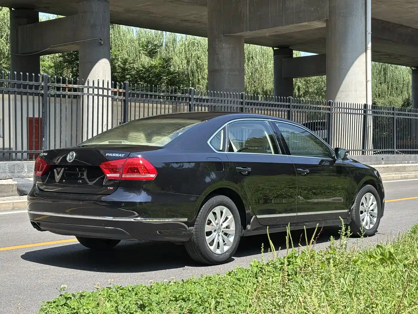 صورة 6 - Volkswagen Passat