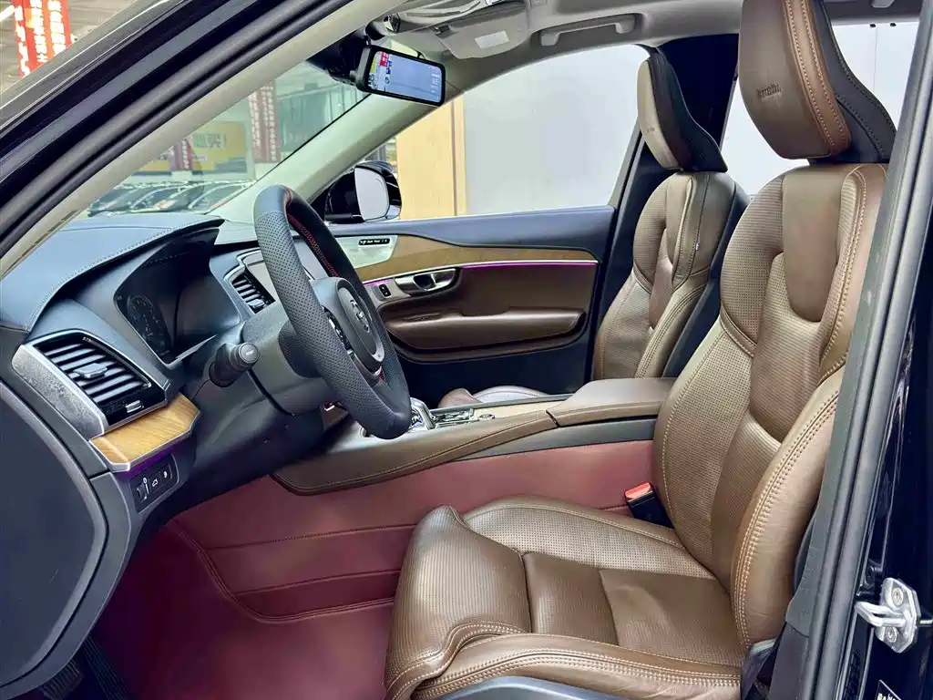 VOLVO XC90 PLUG IN HYBRID