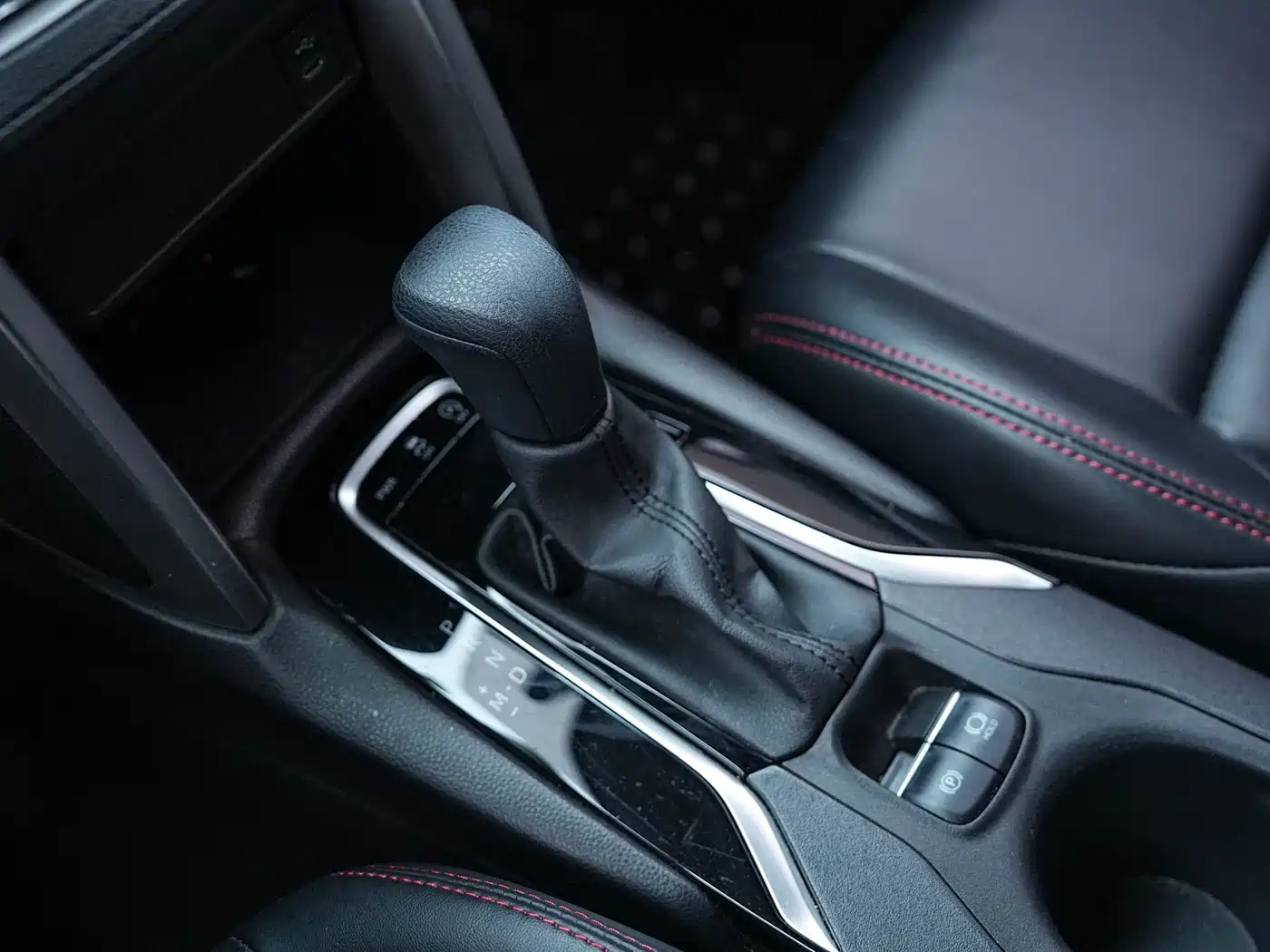 Toyota Frontlander 2023 2.0L CVT Elite Edition фото 22