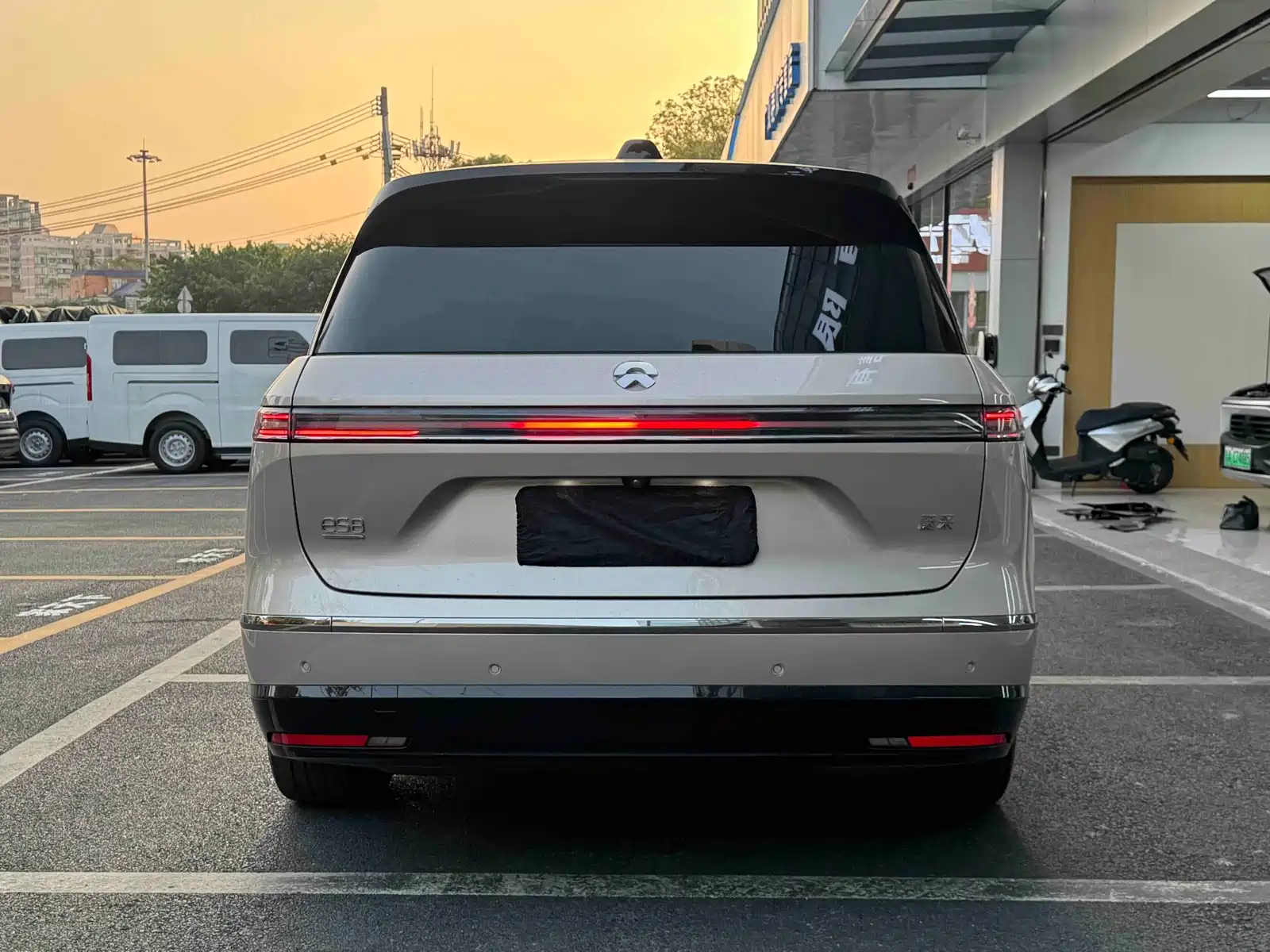 Фото 6 - NIO ES8