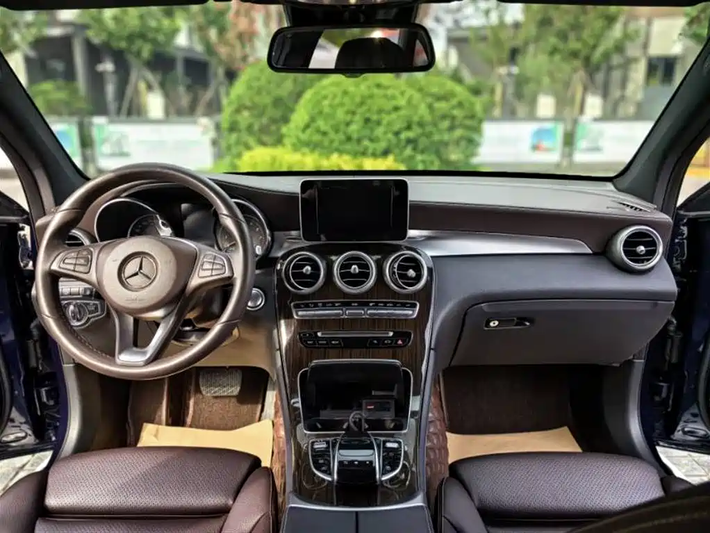 Mercedes-Benz GLC 2018 Facelift GLC 260 4MATIC Luxury фото 6
